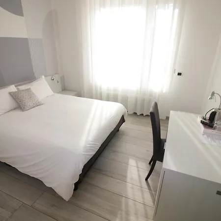 Bed & Breakfast Silvia Olivetti 4*