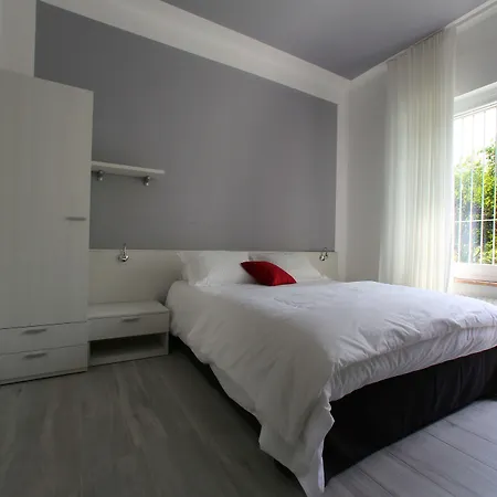 Silvia Olivetti Oda ve Kahvaltı