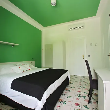 Oda ve Kahvaltı Silvia Olivetti Banchette D'Ivrea