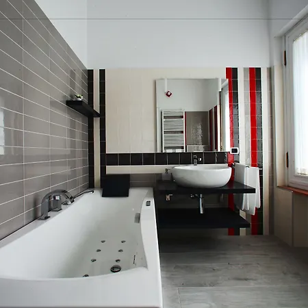 Bed & Breakfast Silvia Olivetti 4*